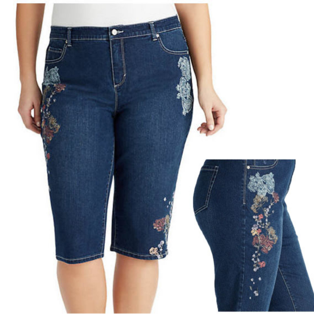 Gloria Vanderbilt Embroidered Amanda Denim Capris, Size 18W